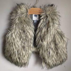 Old Navy 3t faux fur vest
